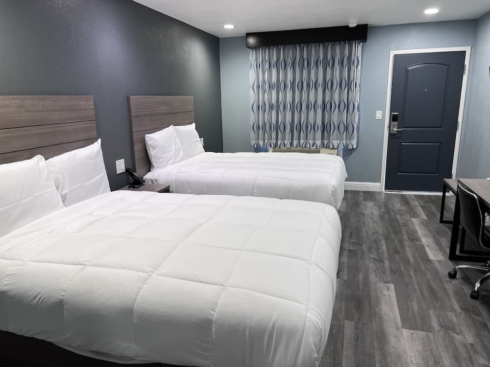 Surf City Inn and Suites