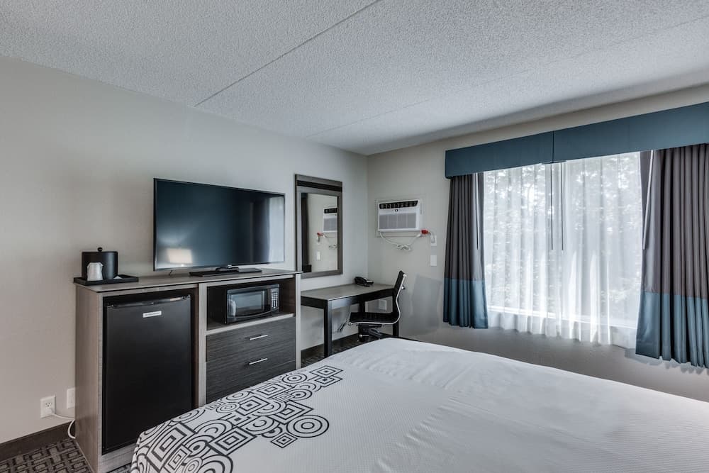 Days Inn & Suites by Wyndham Spokane