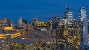 Holiday Inn Chicago Dwtn Wolf Point, an IHG Hotel