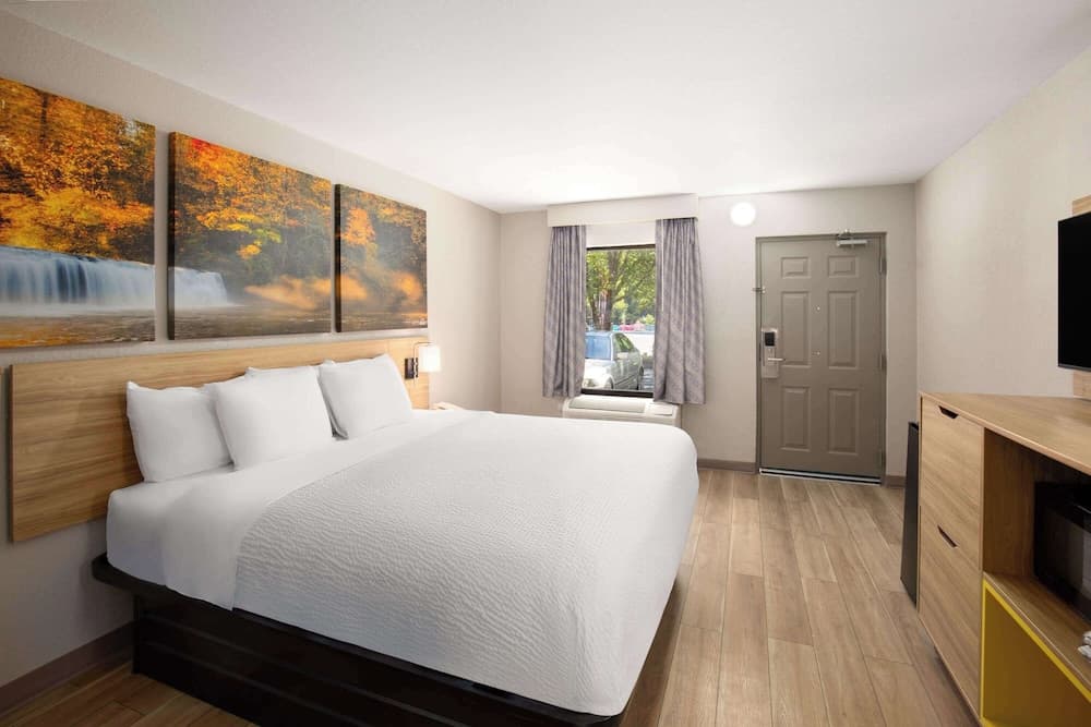 Days Inn by Wyndham Helen