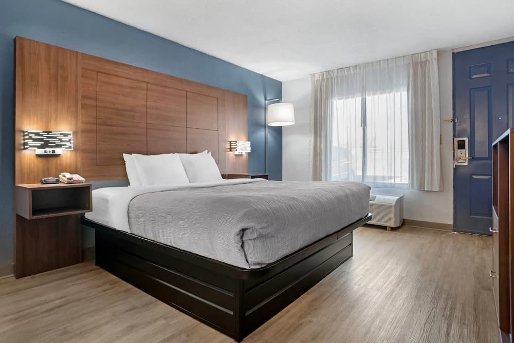 Quality Inn & Suites near Lake Eufaula