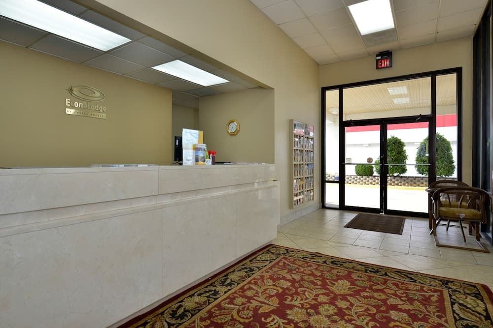 Econo Lodge Springfield I-44