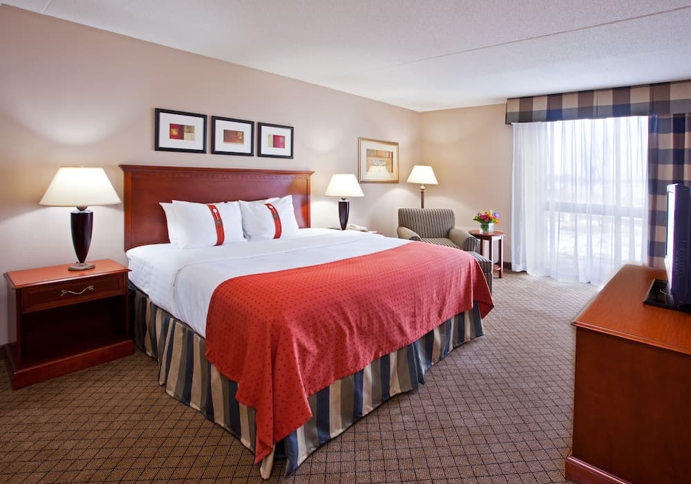 Holiday Inn Hotel & Suites Cincinnati - Eastgate by IHG