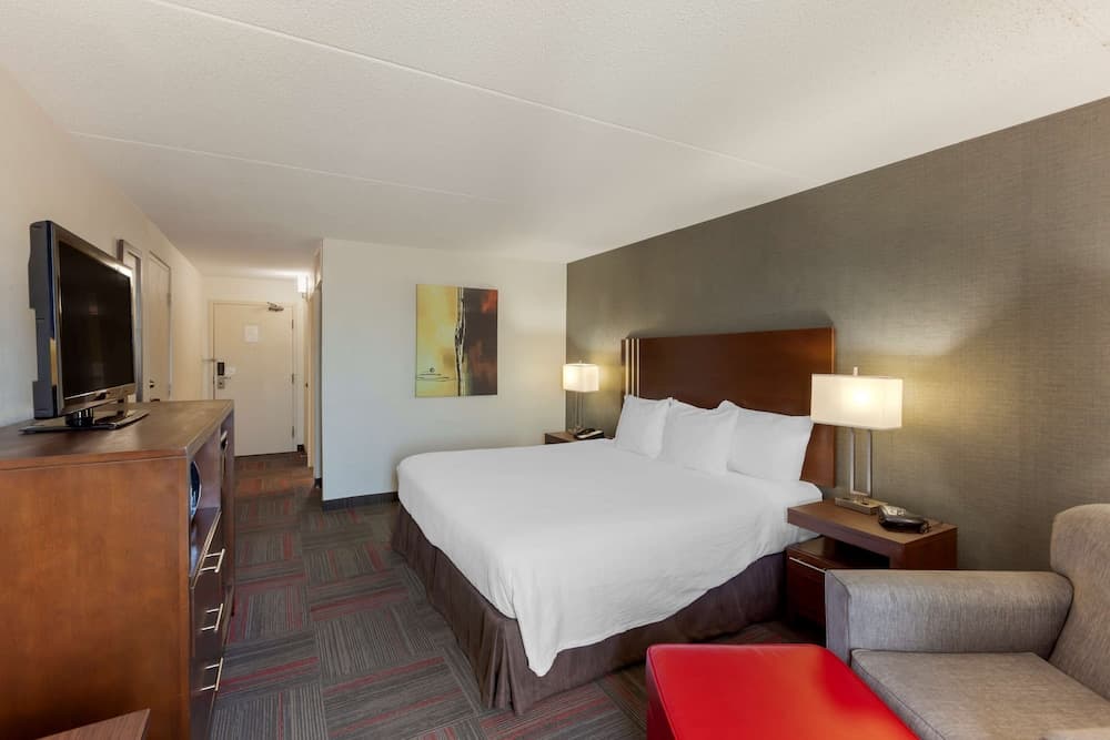 Best Western Plus Toronto Airport Hotel