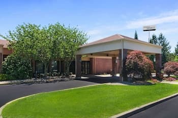 Sonesta Select Newport Middletown