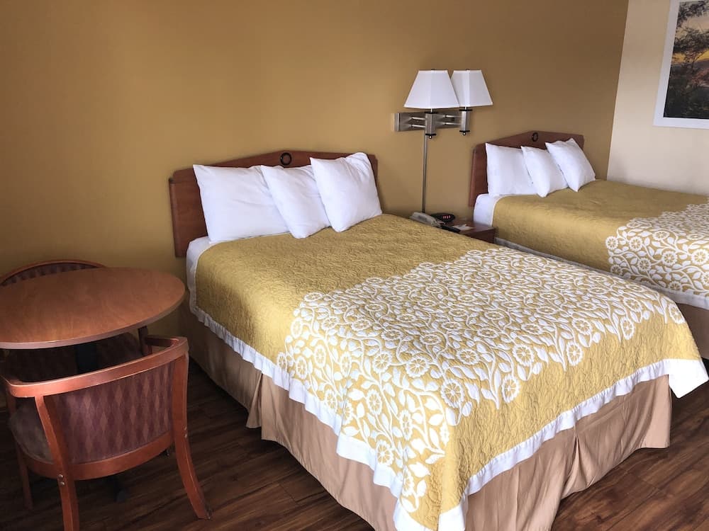 Days Inn by Wyndham Clarksville TN