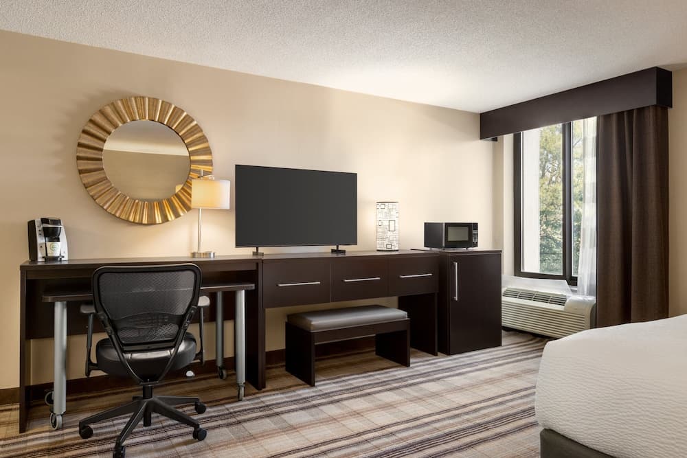 Holiday Inn Gaithersburg by IHG