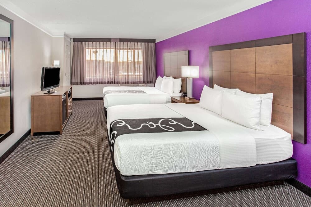 La Quinta Inn & Suites by Wyndham Lubbock West Medical Centr