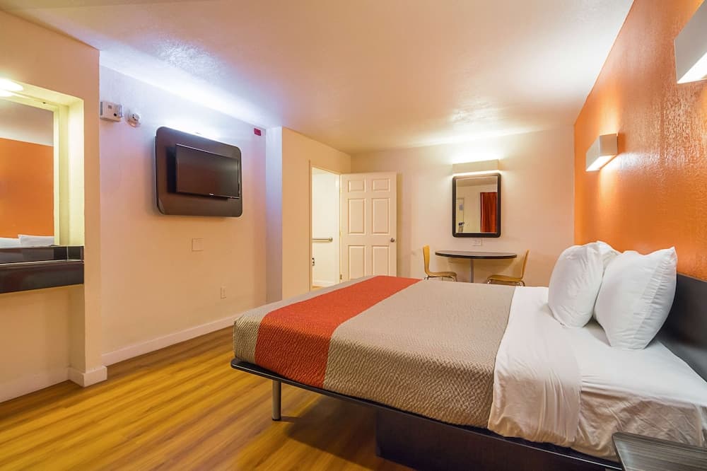 Motel 6 Garland, TX - Northeast Dallas