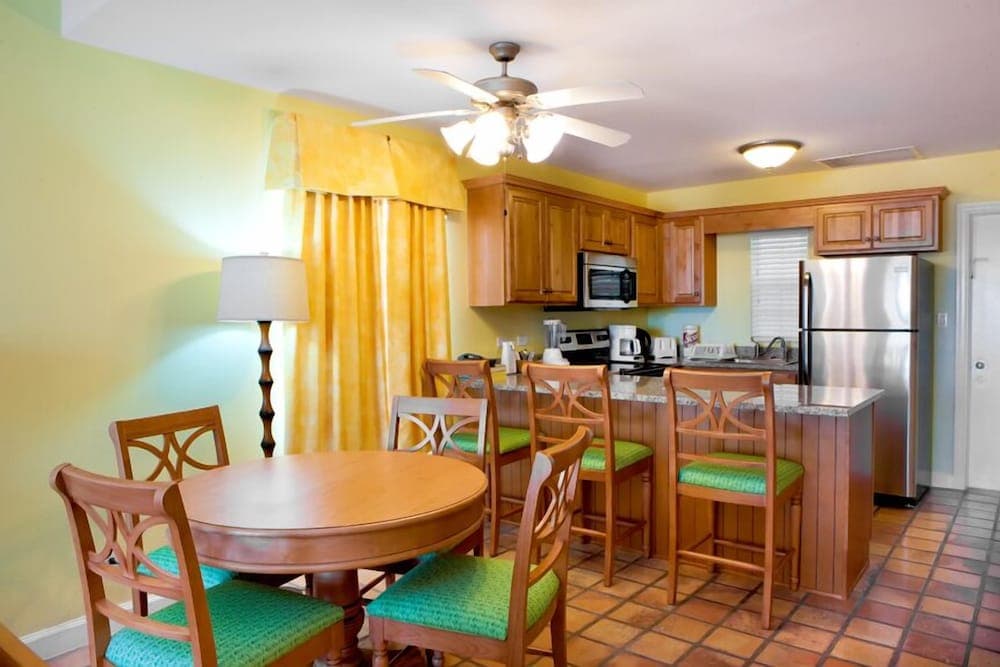 Paradise Harbour Club & Marina