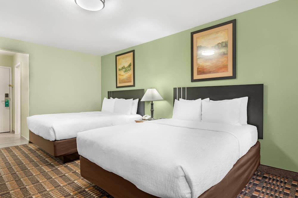 Quality Inn & Suites Plano East - Richardson