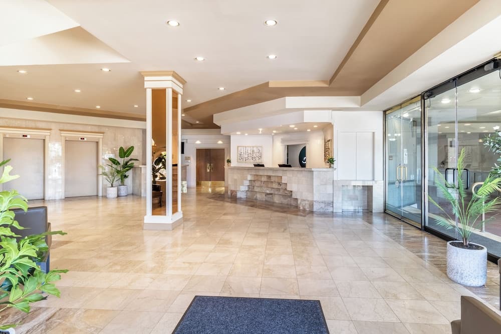 Atrium Hotel Vancouver