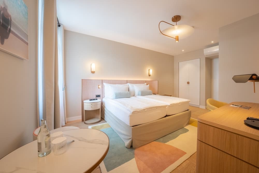 Art Deco Hotel Montana