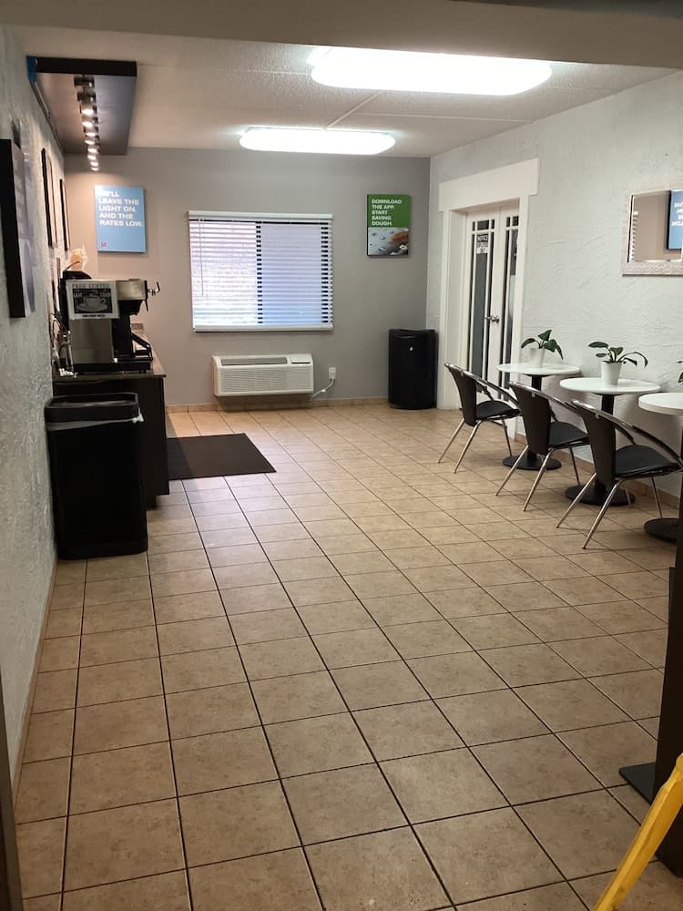 Motel 6 Bridgeview, IL