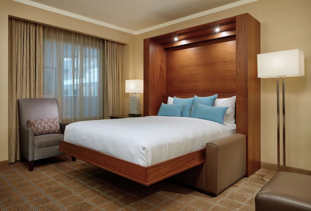 Embassy Suites by Hilton San Diego La Jolla