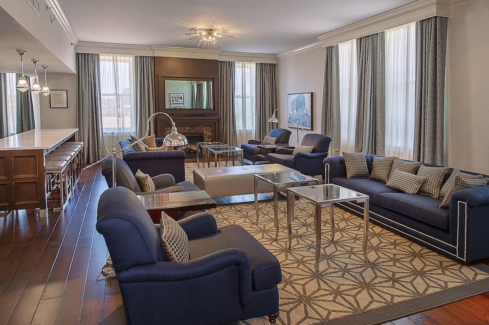 St. Louis Union Station Hotel, Curio Collection by Hilton