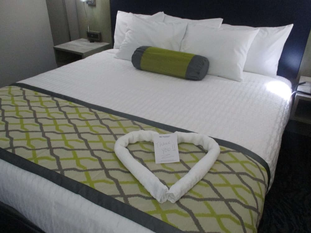 Best Western Plus Bloomington East Hotel