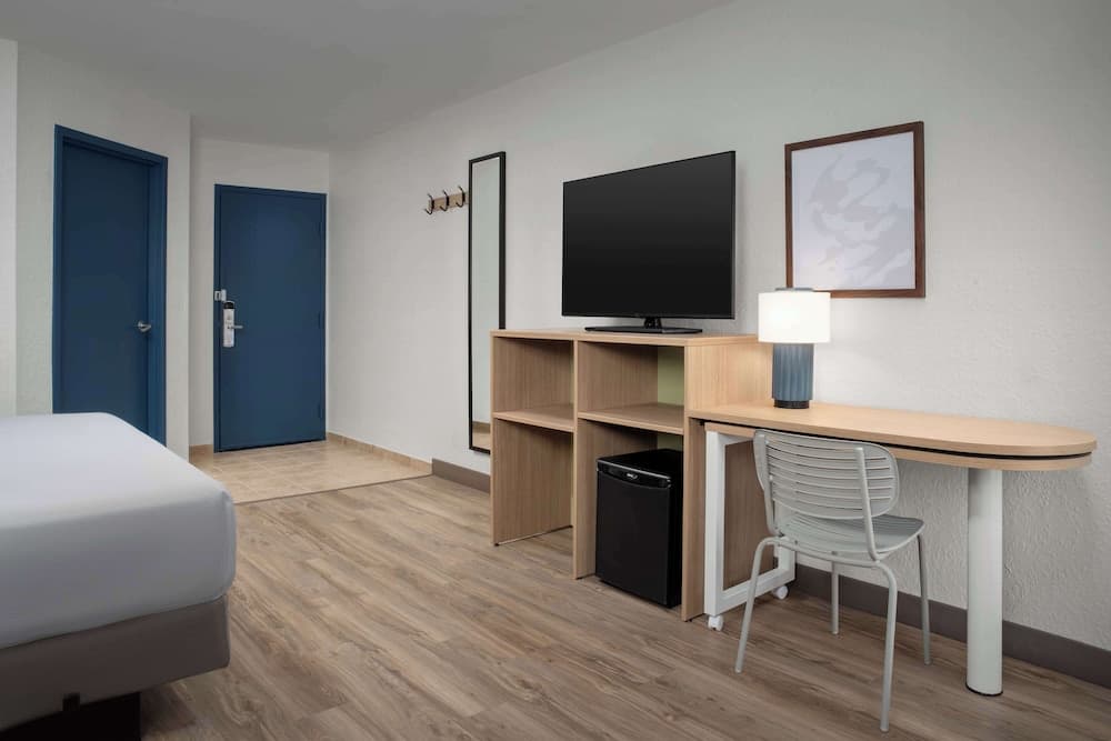 Spark by Hilton Tampa Brandon