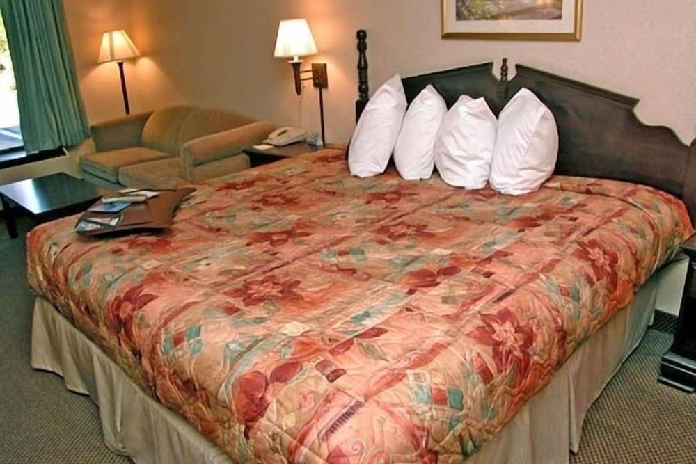 Ramada by Wyndham Lebanon