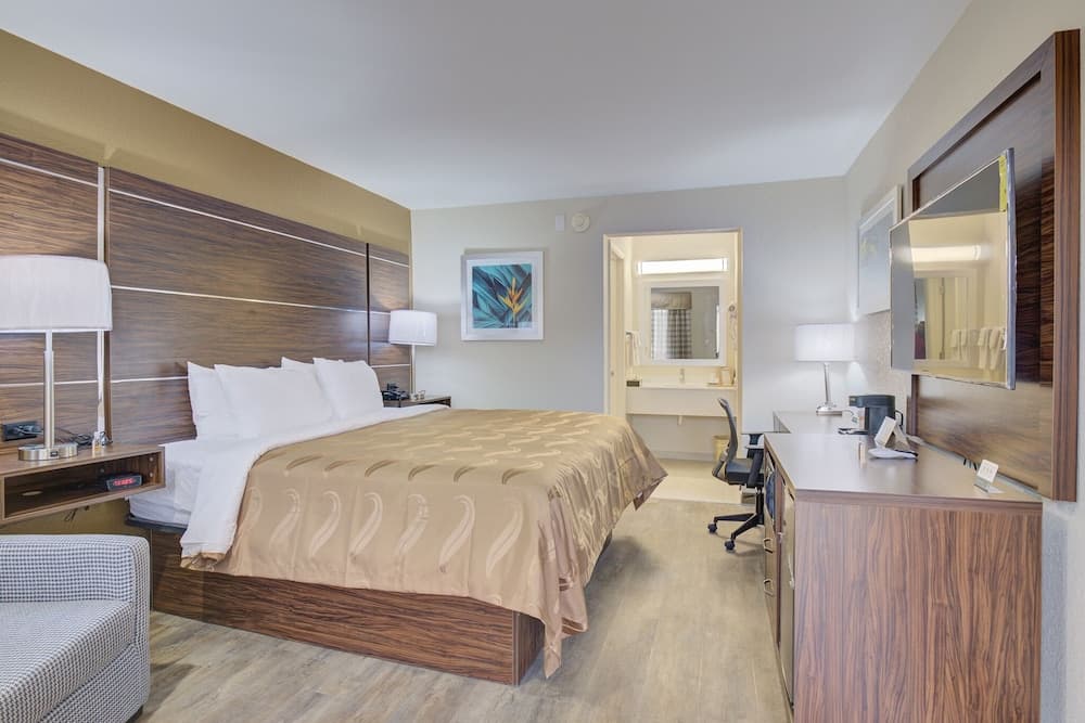 Quality Inn & Suites Suffolk West