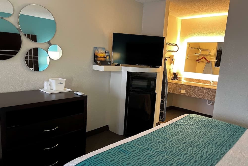 Howard Johnson by Wyndham Houston Heights/Downtown