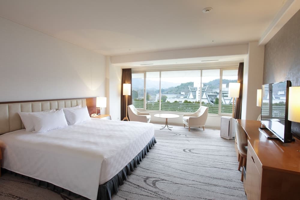 The Prince Kyoto Takaragaike, Autograph Collection