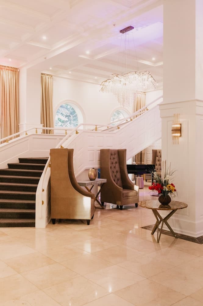 The Alexander Beach Residences