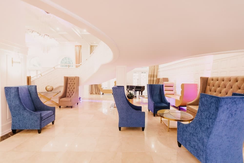 The Alexander Beach Residences