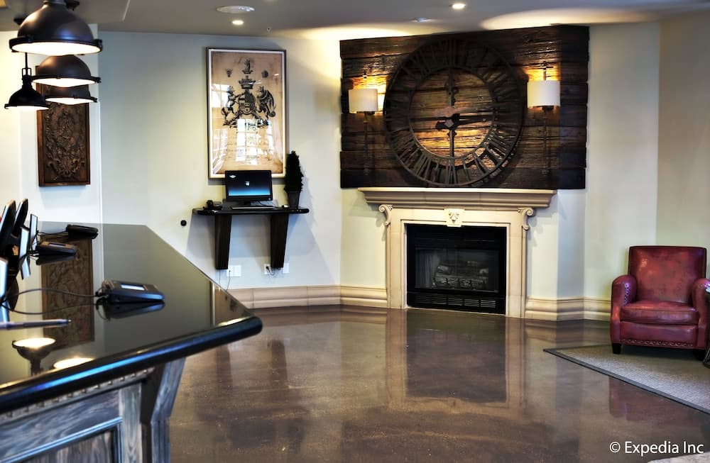 Anaheim Camelot Inn & Suites