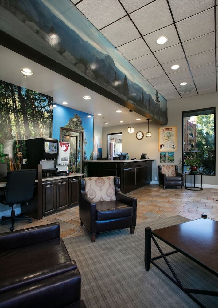 Best Western Plus Yosemite Way Station Motel