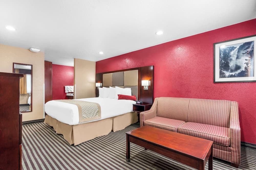 Best Western Plus Yosemite Way Station Motel