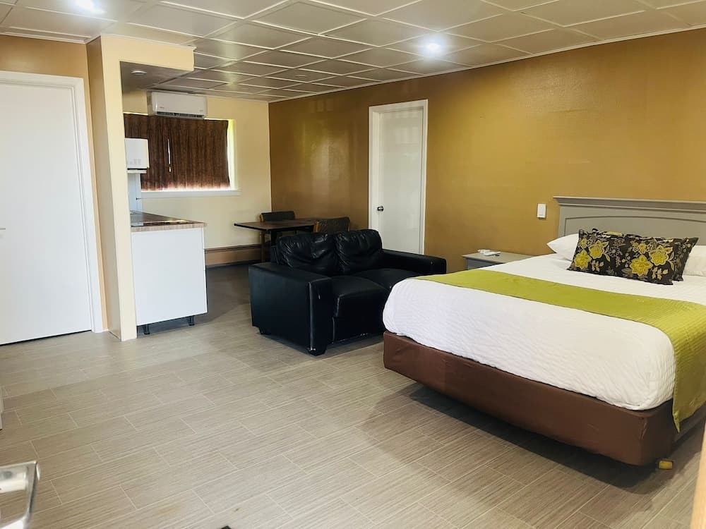 Travelodge by Wyndham Moose Jaw