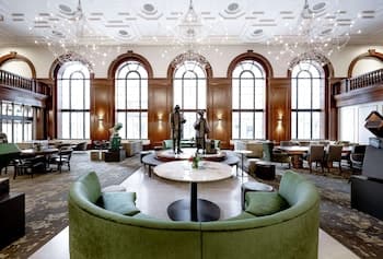 Hotel Fort Des Moines, Curio Collection by Hilton