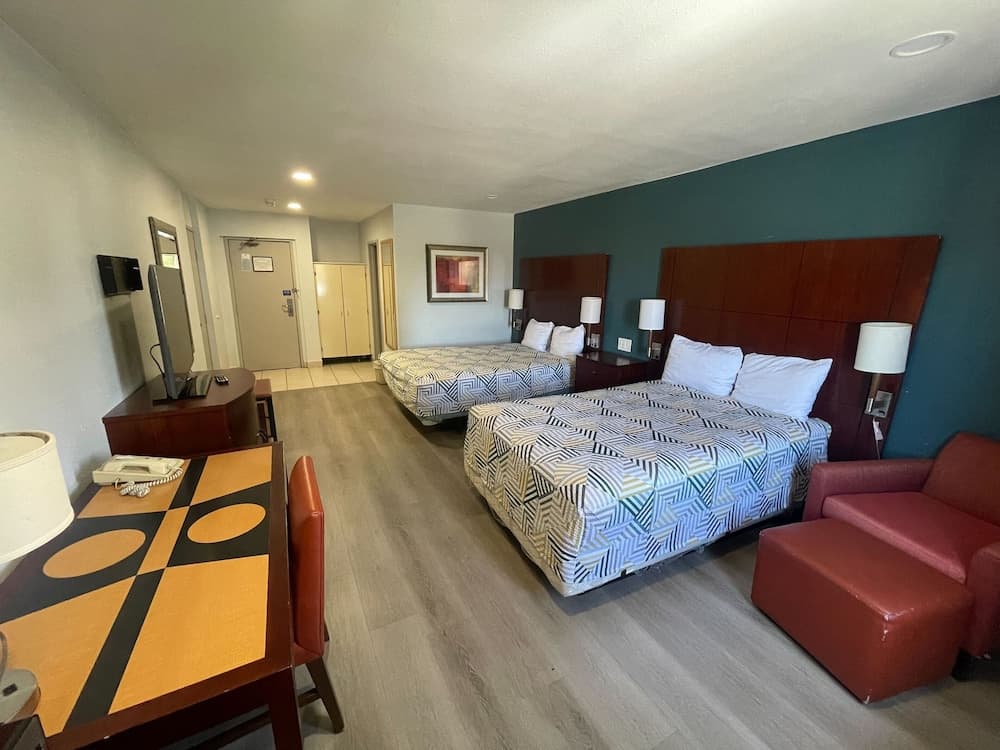 Portside Inn & Suites