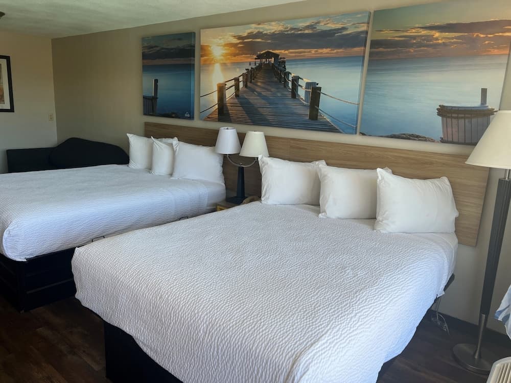 Days Inn by Wyndham St. Petersburg Central