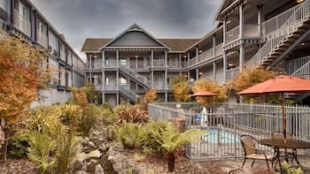 Best Western Plus Bayshore Inn