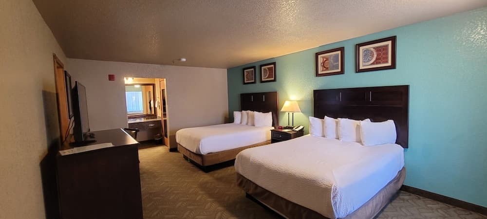 Best Western Plus Bayshore Inn