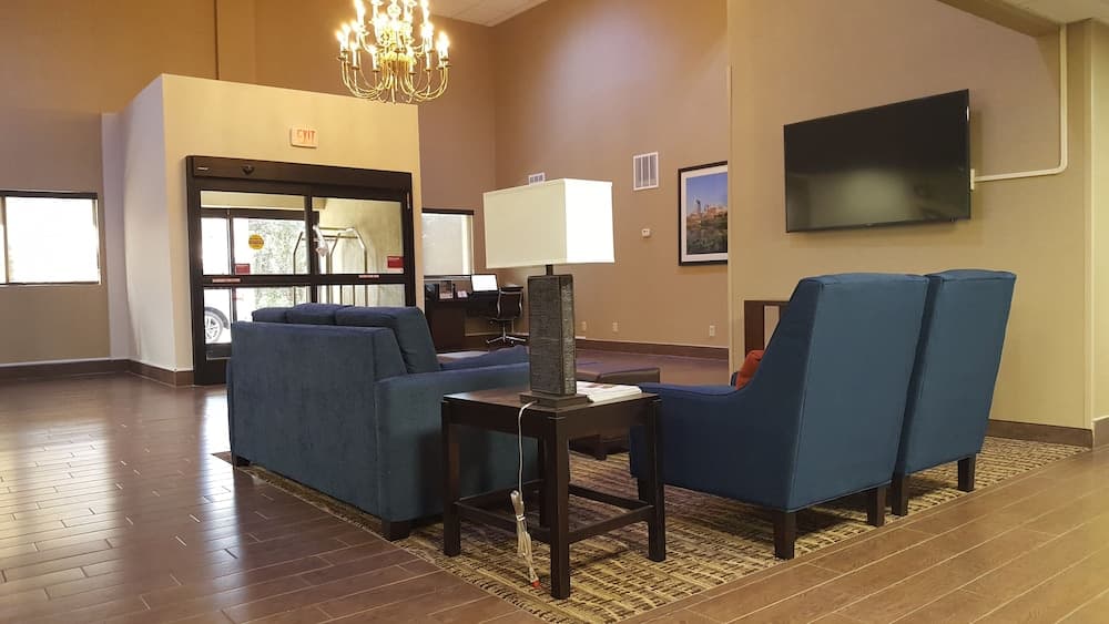 Comfort Suites Knoxville Airport