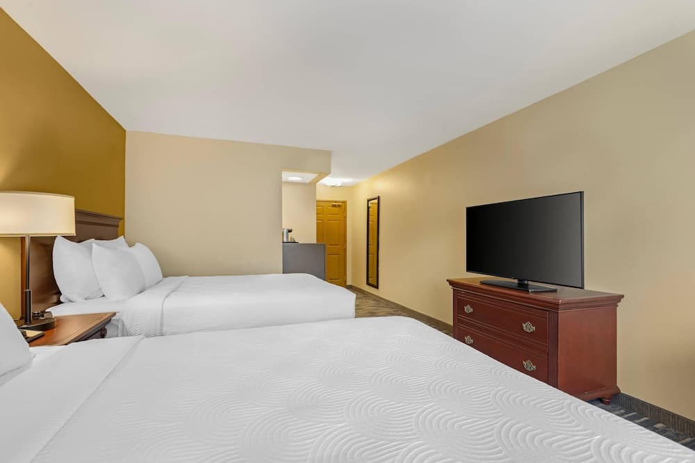 Country Inn & Suites by Radisson, Des Moines West, IA
