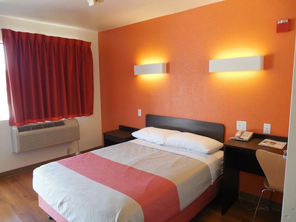 Motel 6 Temecula, CA - Historic Old Town