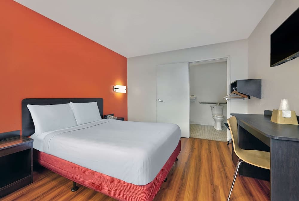 Motel 6 Columbus, GA