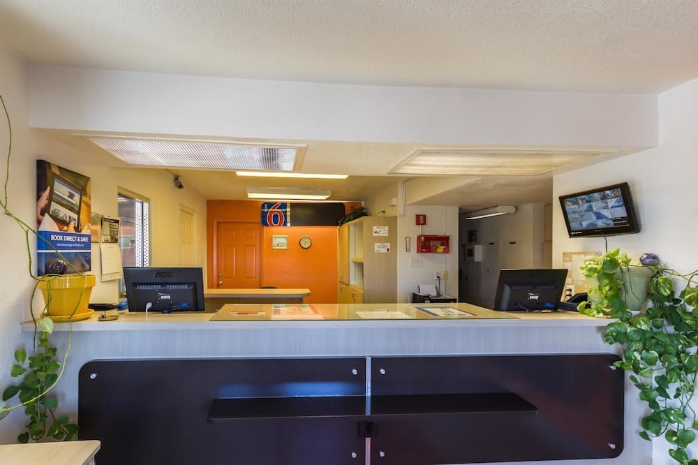 Motel 6 Deming, NM