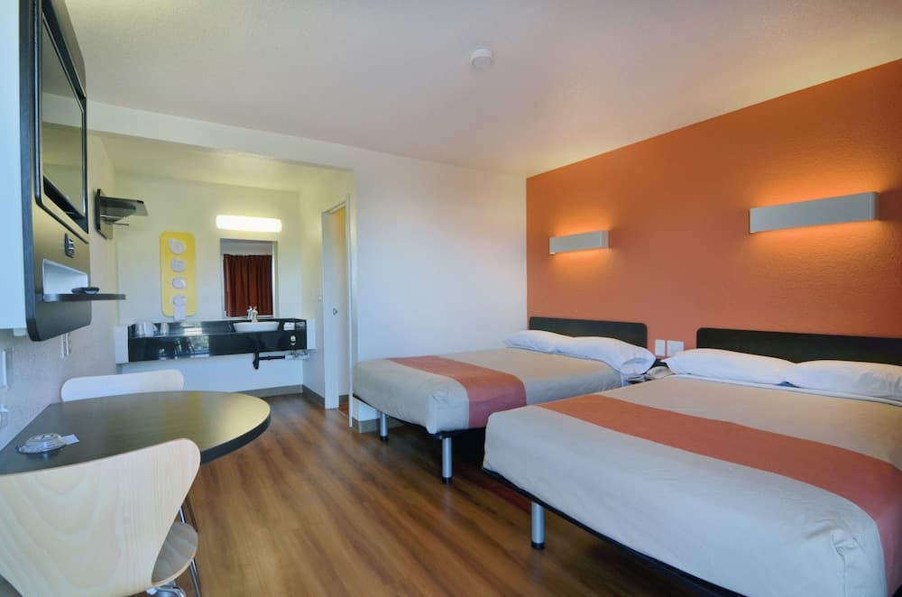 Motel 6 Palm Desert, CA - Palm Springs Area