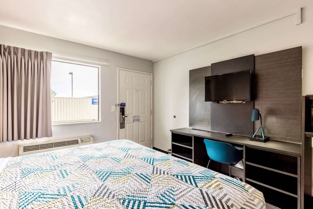 Motel 6 Carlsbad, CA - East