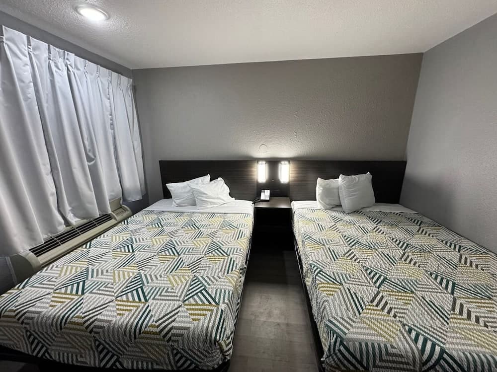 Motel 6 Bismarck, ND