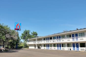 Motel 6 Bismarck, ND