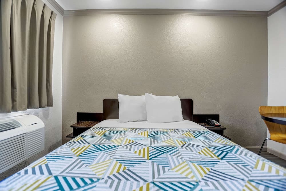 Motel 6 Red Bluff, CA