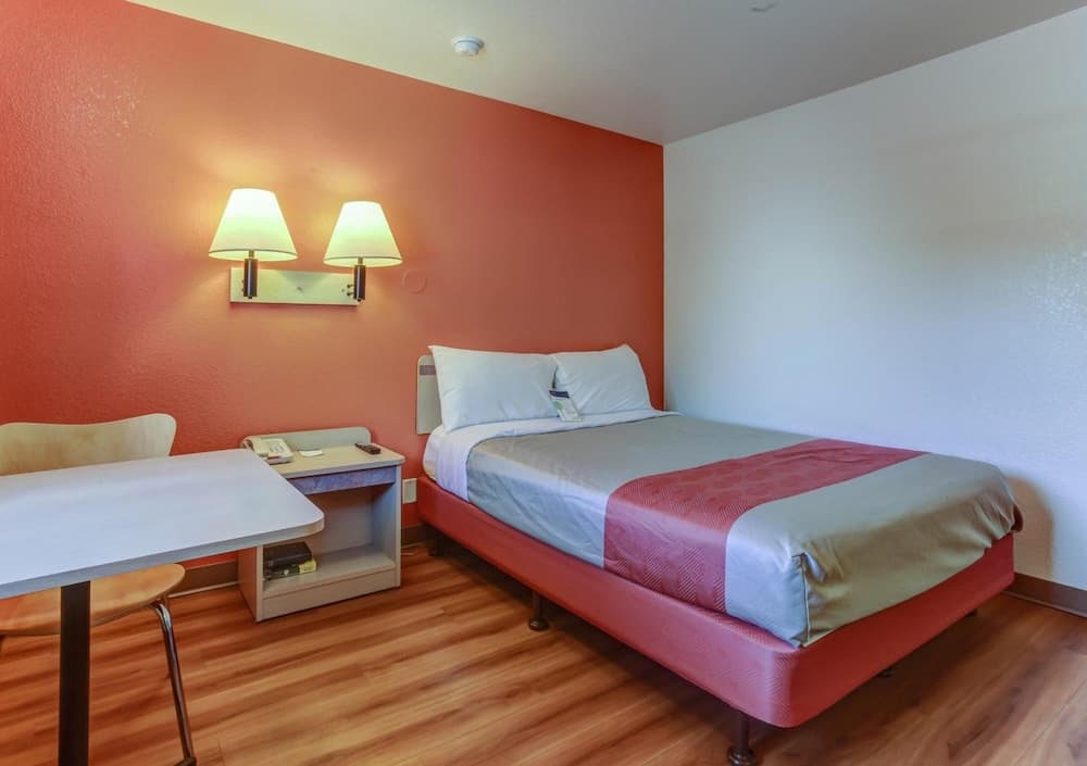 Motel 6 Grants Pass, OR