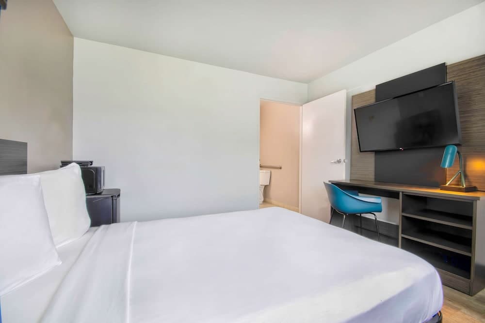 Motel 6 Austin, TX - North