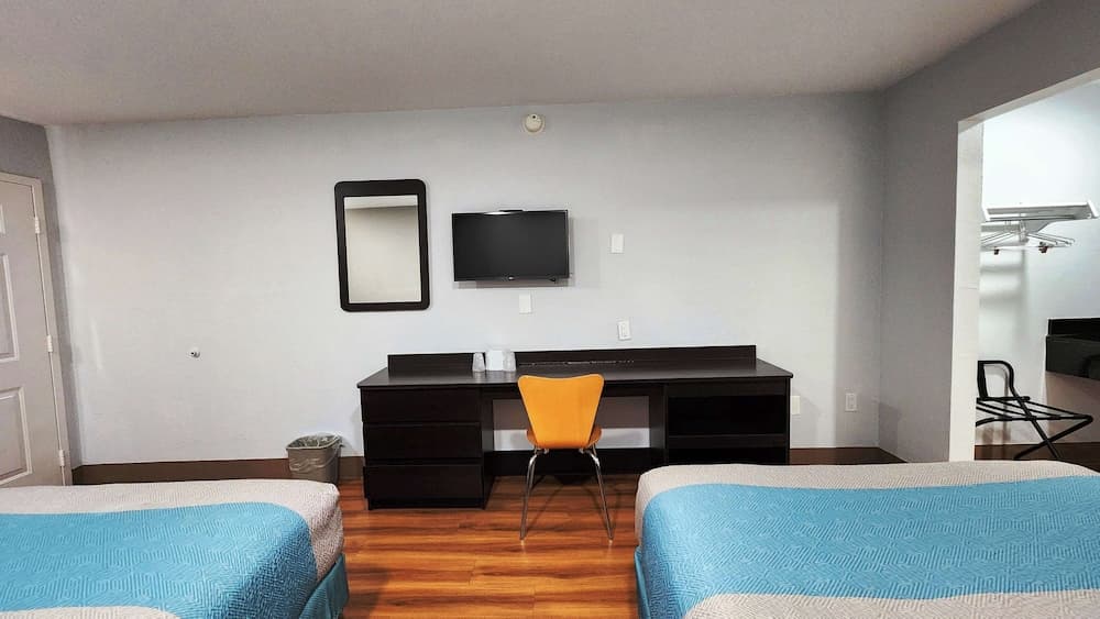 Motel 6 Webster, TX - Houston - Nasa Lake